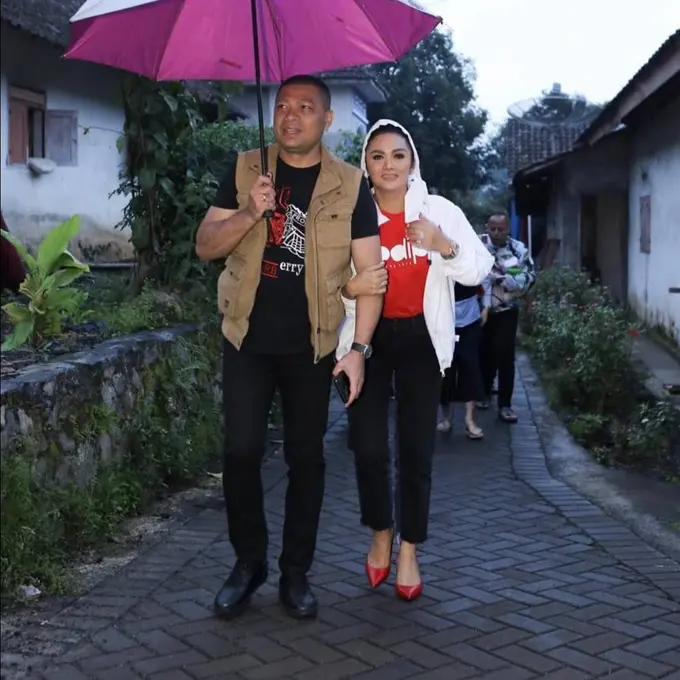 [Fimela] Krisdayanti dan Raul Lemos