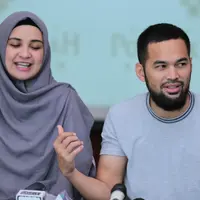 "Kemaren sempet beresin koper hawa yang dulu-dulu yang baju kecil aku sortirin buat yang ini. Semuanya masih layak pakai lah," kata Shireen Sungkar. (Adrian Putra/Bintang.com)