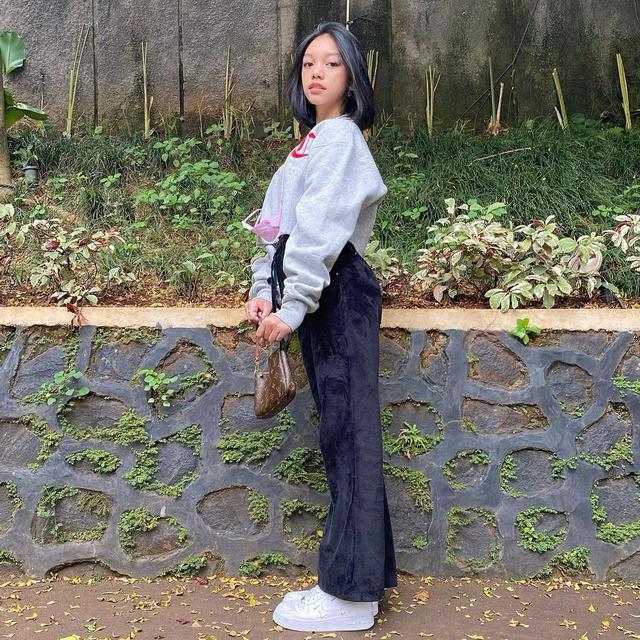 Potong Rambut Pendek, Ini 6 Potret Terbaru Naura Tampil Makin Dewasa