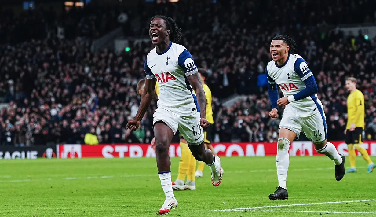 Berkat kemenangan ini, Tottenham menjadi salah satu dari delapan tim yang masuk langsung babak 16 besar Liga Europa. (AP Photo/Dave Shopland)