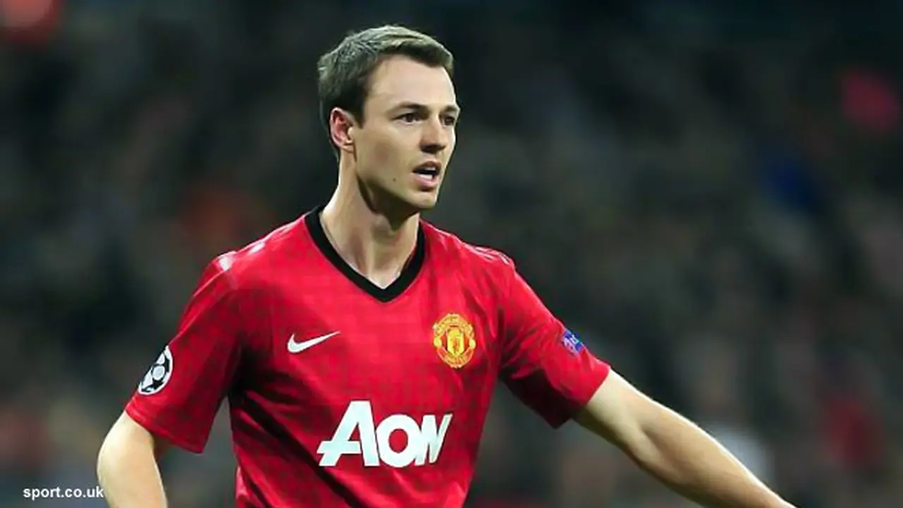 jonny-evans-mu-130425b.jpg