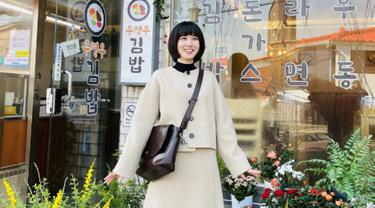 FOTO: Main di Extraordinary Attorney Woo, Ini Pesona Park Eun Bin dengan Busan Putih