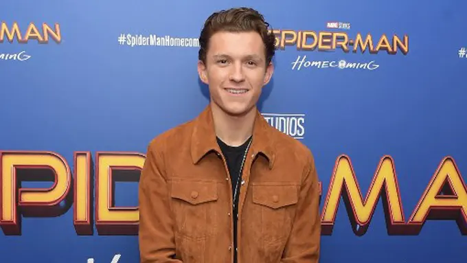 [Bintang] Tom Holland
