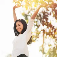 Ilustrasi perempuan bahagia/copyrightshutterstock/Chatchai.wa