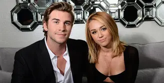 Pasangan Miley Cyrus dan Liam Hemsworth kembali dibicarakan publik. Kali ini bukan lagi soal kemesraan yang sellau terjadi di antara keduanya, namun soal hubungannya yang semakin serius dijalani. (AFP/MICHAEL BUCKNER)