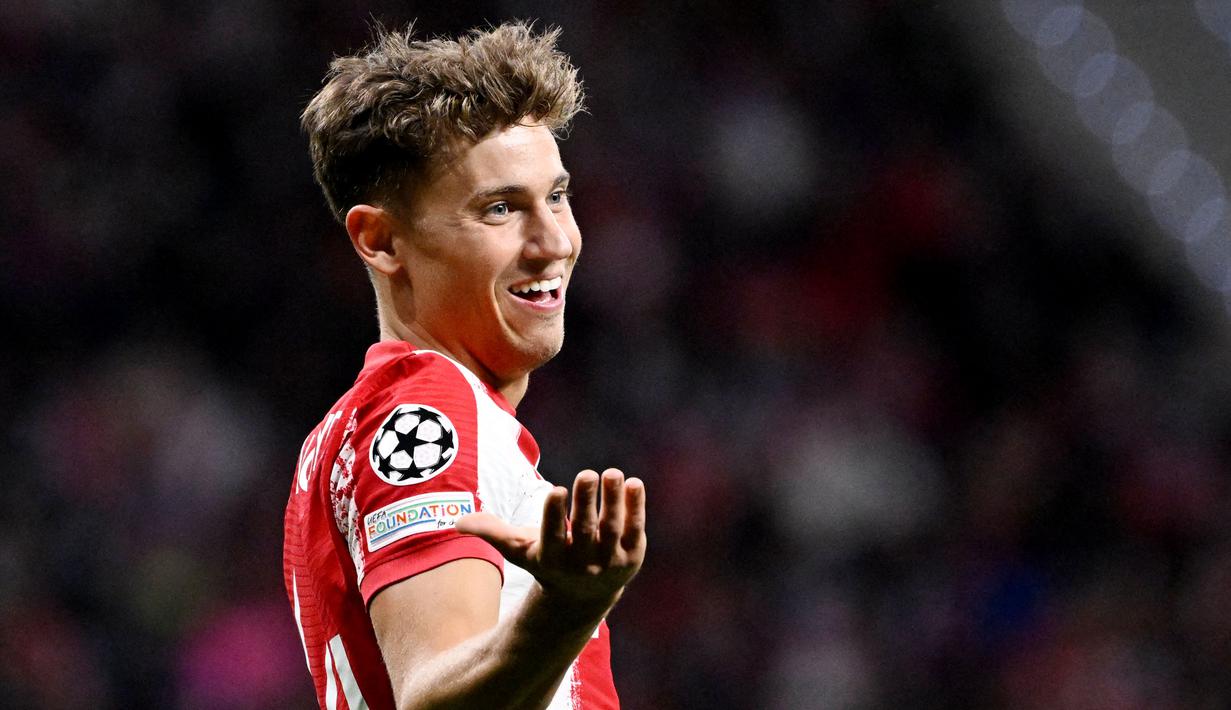 Marcos Llorente merupakan salah satu pemain yang menimba ilmu di akademi Real Madrid. Namun demikian sang pemain justru berhasil meraih trofi La Liga saat berseragam Atletico Madrid tepatnya pada musim 2020/2021. (AFP/Pierre-Philippe Marcou)