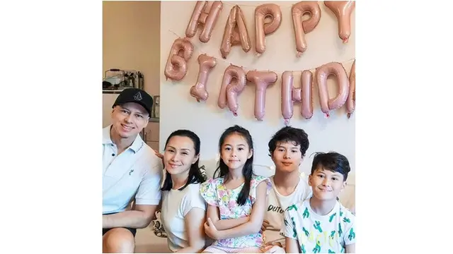 6 Potret Kebersamaan Pierre Roland 'Gerhana' dan Sang Putri yang Idap Diabetes