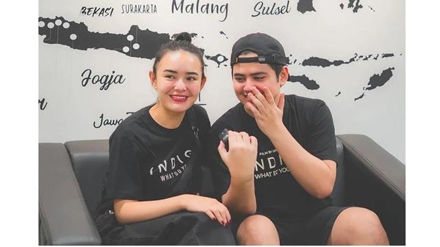 6 Potret Kedekatan Amanda Manopo dan Aliando Syarief, Lawan Main di Film Indigo