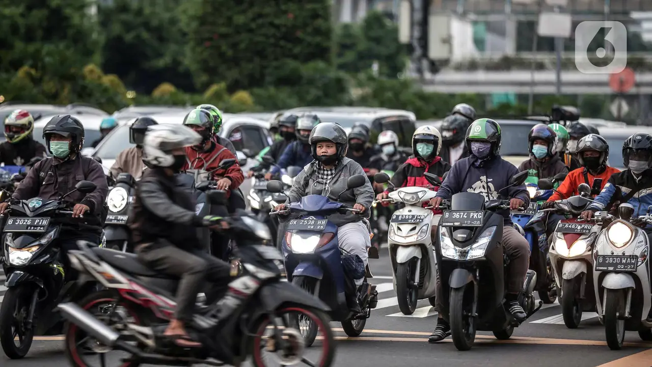 FOTO: Pemerintah Umumkan Pelonggaran Pemakaian Masker di Luar Ruangan