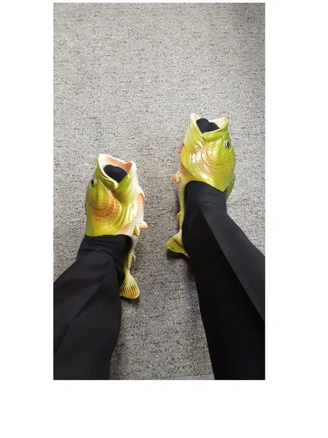6 Desain Fashion Item Ini Nyeleneh Banget, Bikin Gagal Paham