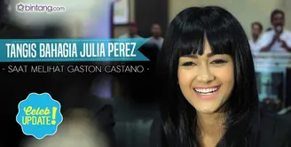 Gaston Castano bawa banyak oleh-oleh untuk Julia Perez.  
