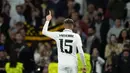 Gelandang Real Madrid, Federico Valverde melakukan selebrasi setelah mencetak gol kelima timnya ke gawang Celtic pada pertandingan lanjutan Grup F Liga Champions di stadion Santiago Bernabeu di Madrid, Spanyol, Kamis (3/11/2022). El Real melaju bersama RB Leipzig yang mengunci posisi dua usai menang telak 4-0 atas Shakhtar Donetsk. (AP Photo/Manu Fernandez)