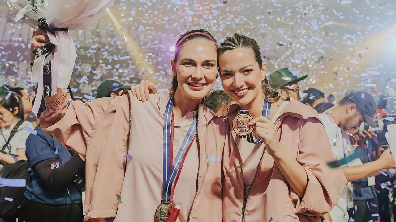 Luna Maya dan Nia Ramadhani.