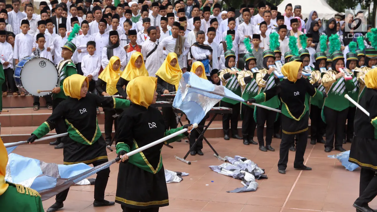 Kemeriahan Apel Hari Santri Nasional 2017 di Tugu Proklamasi