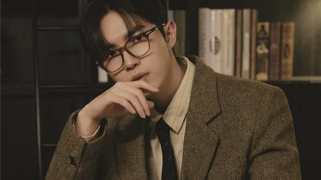 Sebelum itu, Kim Jaehwan perbarui kontrak dengan WAKEONE. (Twitter.com/@KJH_officialtwt)