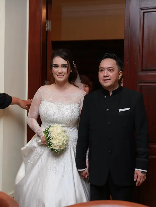 Pemberkatan dipimpin Pendeta Arianto Labaro, S.TH. (Galih W Satria/Bintang.com)