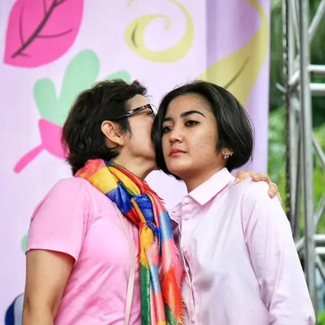 Tak Ikuti Jejak Sang Ibu, Ini 7 Potret Maura Magnalia Putri Nurul Arifin