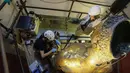 Para pengunjung museum akan dapat melihat patung yang berasal dari awal abad ketiga itu pada bulan Desember mendatang. (AP Photo/Andrew Medichini)