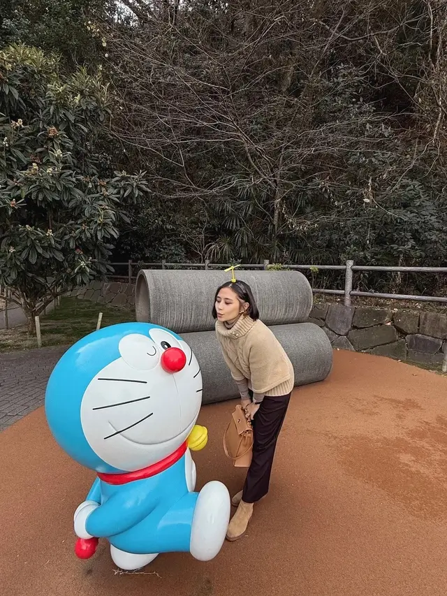 6 Potret Prilly Latuconsina Kunjungi Museum Doraemon, Nostalgia Masa Kecil