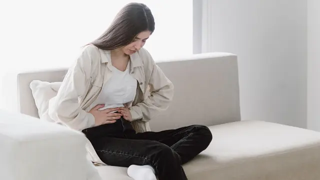 Ilustrasi sakit perut.