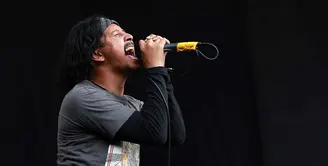 Burgerkill tampil di sebuah festival amal yang dihelat oleh Gabungan Artis dan Seniman Sunda (GASS) di Sabuga, Bandung, Jawa Barat pada Rabu (19/8/2015). (Deki Prayoga/Bintang.com)