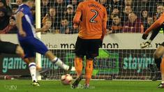 Chelsea ke perempat final Piala FA usai kalahkan Wolverhampton 2-0 di Stadion Molineux, Sabtu (18/2). This video presented by Ballball.