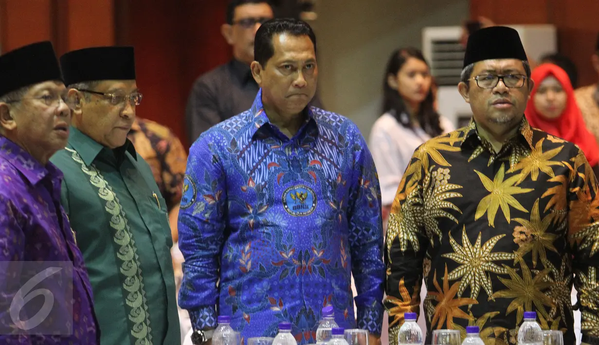 Ketum PBNU KH Said Aqil Siradj bersama Kepala BNN, Budi Waseso dan Gubernur Jawa Barat Ahmad Heriawan menghadiri acara Lembaga Persahabatan Ormas Islam deklarasi melawan Narkoba demi menyelamatkan Negara di Jakarta, (22/12). (Liputan6.com/Johan Tallo)