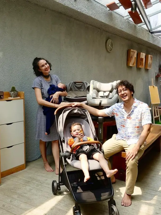 Dimas Anggara dan Nadine Chandrawinata