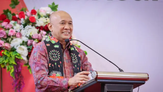 Menteri Koperasi dan UKM Teten Masduki mengungkap syarat Indonesia bisa menjadi negara maju pada 2045 mendatang. Salah satunya adalah jumlah rasio pengusaha atau wirausaha