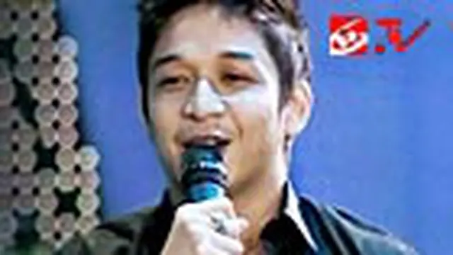 Pasha ''Ungu'' Pemenang Penyanyi Band Favorit SMA 2011