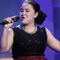 Vina Panduwinata menilai emosi yang ditunjukkan Ocha membawakan lagu Karena Ku Sanggup seperti penampilan sebuah operet.