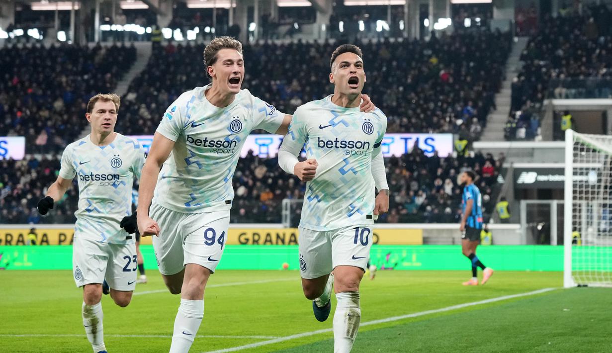 Pertandingan Liga Italia ini berjalan ketat sejak awal dan tidak menghasilkan gol di babak pertama. Lautaro Martinez menjadi pembeda lewat tembakan kaki kiri yang memastikan kemenangan Inter atas Atalanta. (Spada/LaPresse via AP)