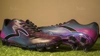 Sepatu Specs merek Swervo Thunder Bolt. (Bola.com/Vitalis Yogi Trisna)