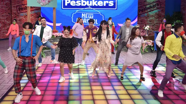 Para artis tampil di Pesbukers