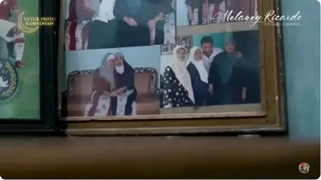 Potret rumah Kurnia Meiga yang sederhana (Sumber: YouTube/Melaney Ricardo)