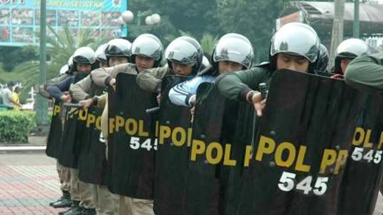 satpol-pp130319b.jpg