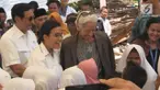 Menteri Keuangan Sri Mulyani, Menko Kemaritiman Luhut Panjaitan, dan Ditektur IMF mengunjungi korban gempa Lombo. Kedatangan ketiganya sekaligus mengecek proses pembangunan hunian sementara korban gempa