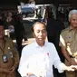 Gubernur Jawa Tengah Ganjar Pranowo mendampingi Presiden Joko Widodo (Jokowi) saat blusukan di Pasar Menden, Kecamatan Kradenan, Kabupaten Blora, Jumat (10/3/2023). (Ist)