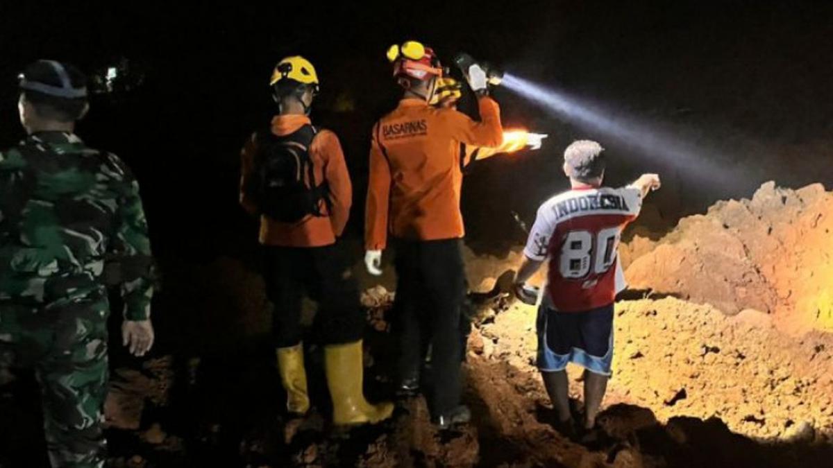 Longsor Parah di Cilacap, 2 Orang Ditemukan Tewas, 21 Masih Hilang