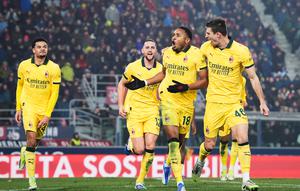 Selebrasi Christopher Nkunku (kedua dari kanan) di laga Bologna vs AC Milan di pekan ke-23 Liga Italia 2025/2026 di Renato Dall'Ara, Rabu (04/02/2026) dini hari WIB. (Massimo Paolone/LaPresse via AP)