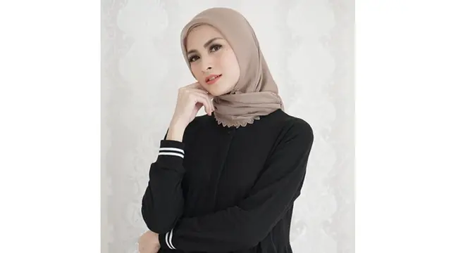7 Potret Terbaru Donita, Sempat Tak Mau Bercermin Saat Kenakan Hijab