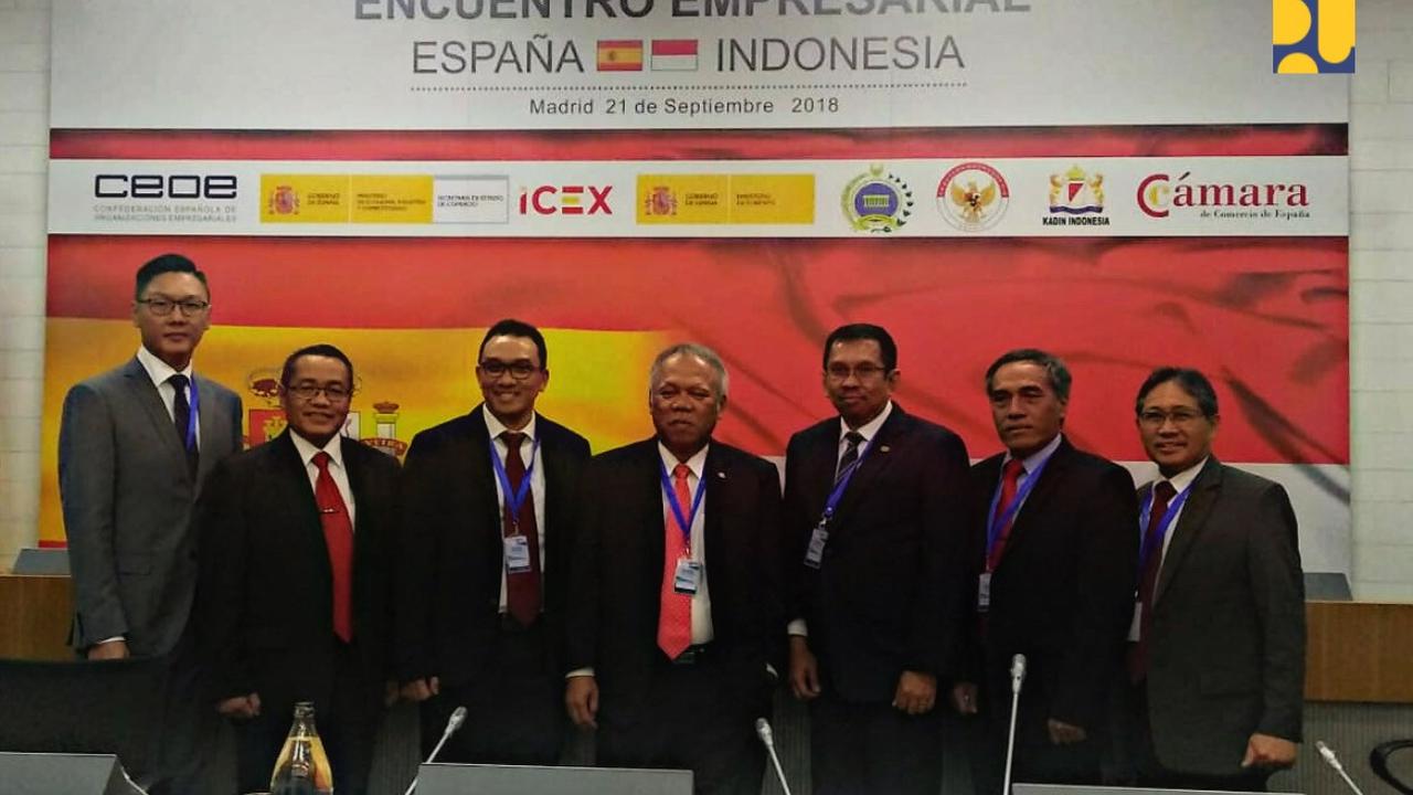 Dalam kunjungan kerjanya ke Spanyol, Menteri Pekerjaan Umum dan Perumahan Rakyat (PUPR) Basuki Hadimuljono tak lupa turut mempromosikan peluang investasi di Indonesia kepada para pengusaha dari Negeri Matador. (Foto: Humas PUPR)