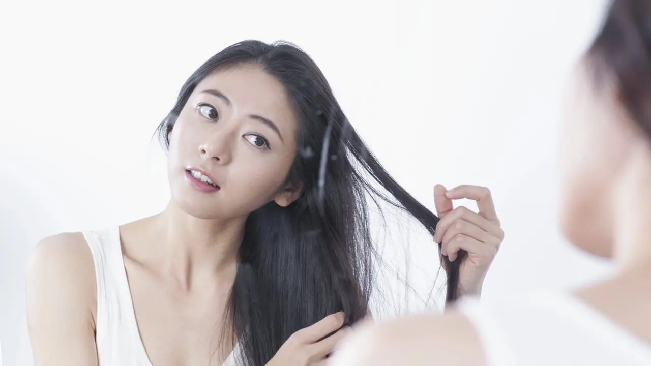 7 Tips Mengeringkan Rambut Secara Alami agar Hasilnya Tetap Cantik dan Bebas Megar