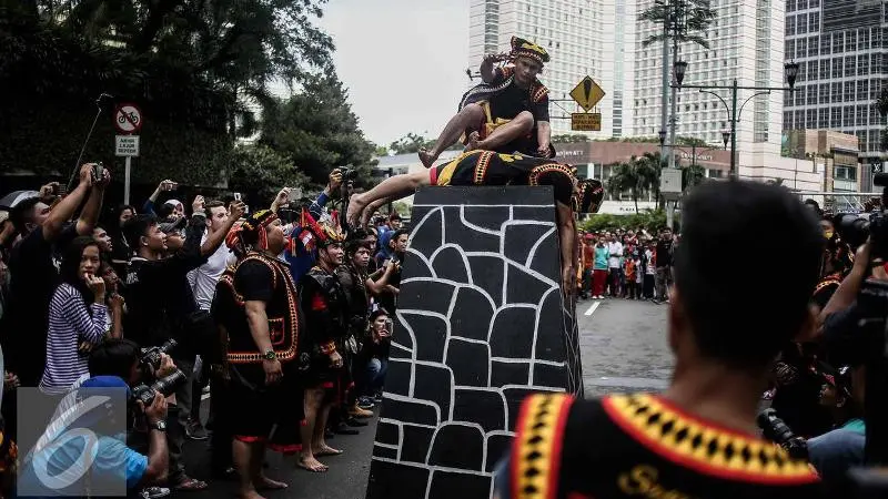 Mendekatkan Nias di Car Free Day, Kamu Bisa Lihat Lompat Batu Pulau Nias Langsung