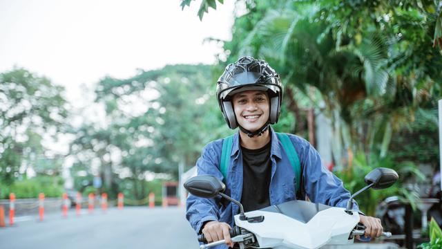 Rekomendasi Helm Motor Stylish untuk Safety Riding yang Tetap Keren di Jalan