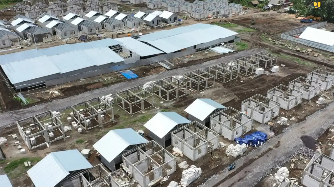 Kementerian Pekerjaan Umum dan Perumahan Rakyat (PUPR) tengah melakukan percepatan pembangunan hunian tetap (huntap)