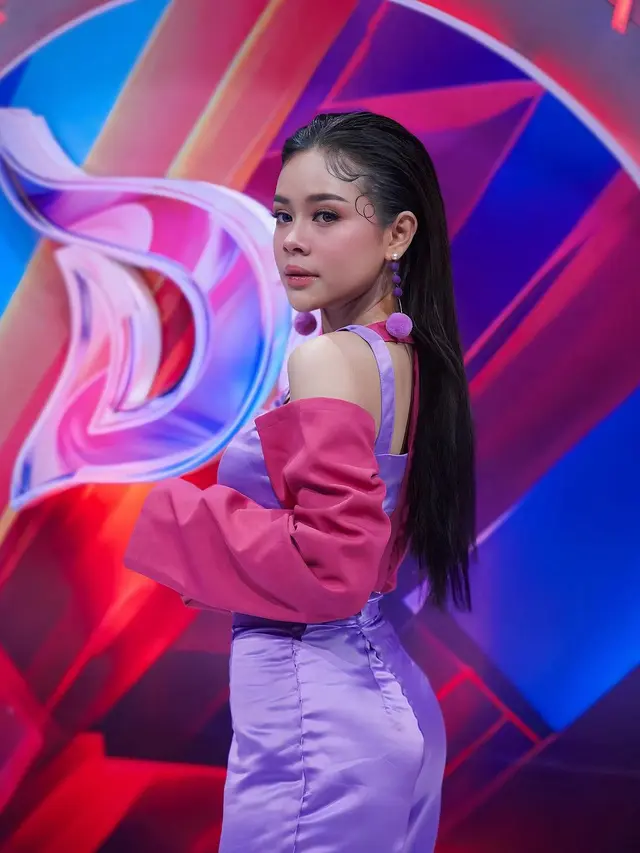 8 Potret Melly Lee yang Berduet dengan Hui PENTAGON di Dangdut Kpop 29ther, Curi Perhatian