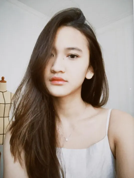 Memasuki usia remaja, Leya pun mulai rajin mengunggah foto-foto cantiknay di media sosial. (Instagram @harleyavaprincy)