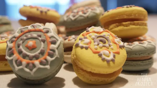 Seniman Ini Buat Pola Henna di Atas Macaron, 6 Hasilnya Super Keren
