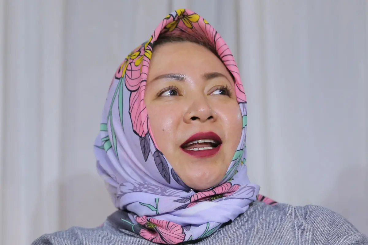 [Bintang] Seperti Ini Tanda Cint Melly Goeslaw dan Anto Hoed